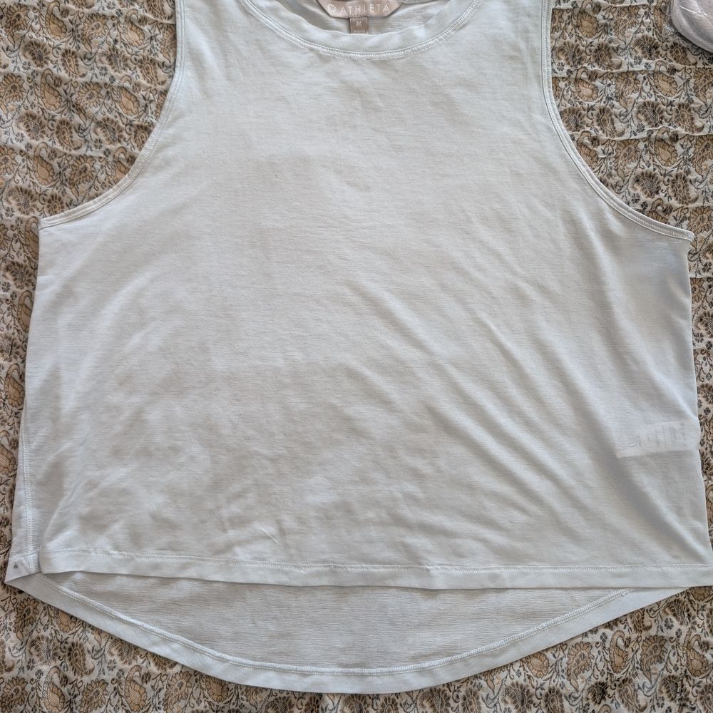 Athleta Light Blue Cropped Tank Curved Hem workout athletic athleisure casual